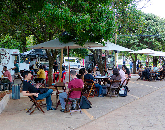 PRAÇA DE ALIMENTAÇÃO